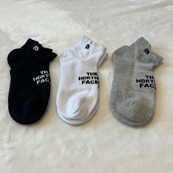 The North Face BRAND NEW 3 PAIRS of unisex Socks grey white black - Picture 4 of 6
